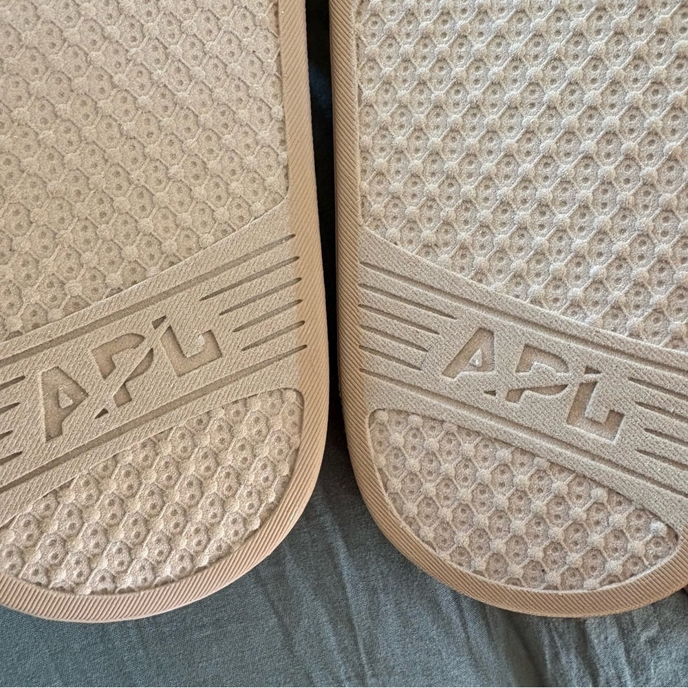 APL Techloom Velvet Slides Caramel. Size 9. - Picture 10 of 12